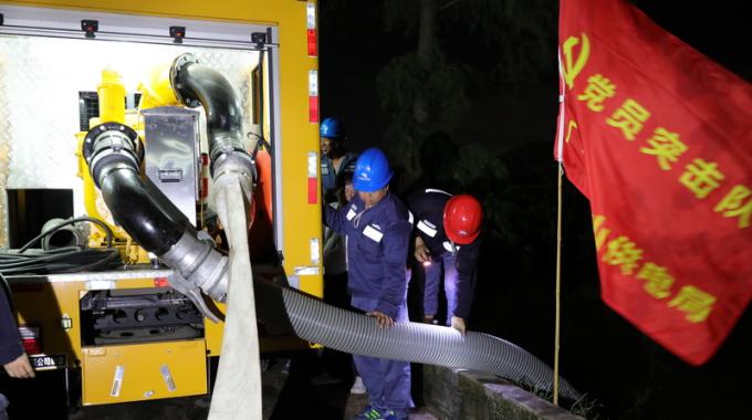 據(jù)了解，在實(shí)戰(zhàn)中應(yīng)用應(yīng)急排澇車進(jìn)行搶修，屬廣東電網(wǎng)首次。